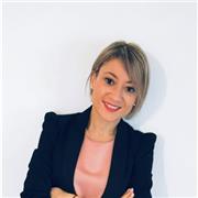 Biologa e professionista del settore farmaceutico impartisce lezioni online private di biologia e scienze per studenti di scuole medie e scuole superiori